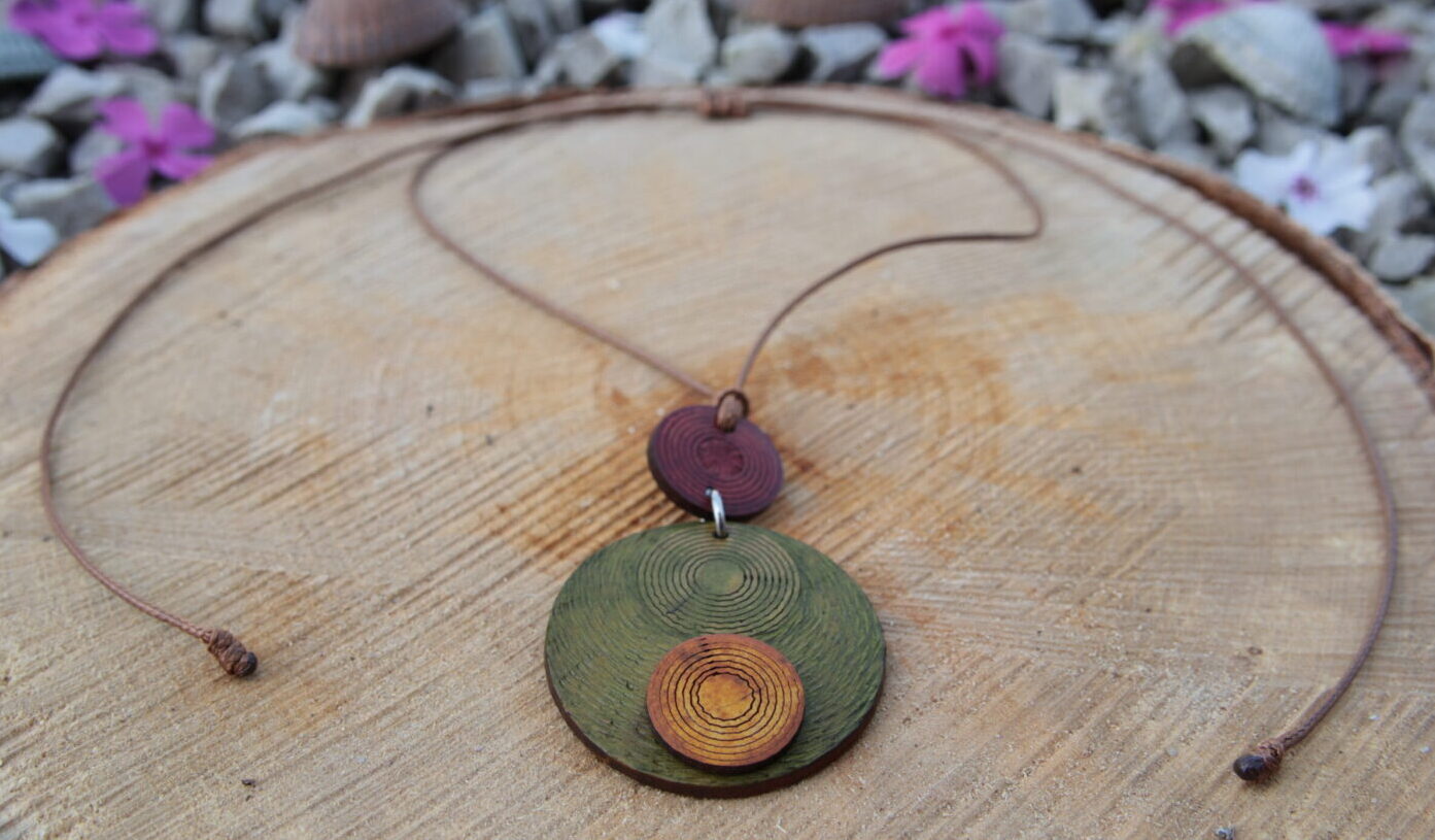 Kette "Tayra" in der Länge verstellbar und in der Farbe bunt