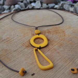 Kette "Elena“ aus der Tagua Nuss in der Länge verstellbar und in verschiedenen Farben