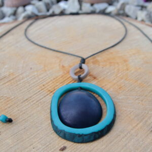 Kette "Saya“ aus der Tagua Nuss in der Länge verstellbar und in verschiedenen Farben