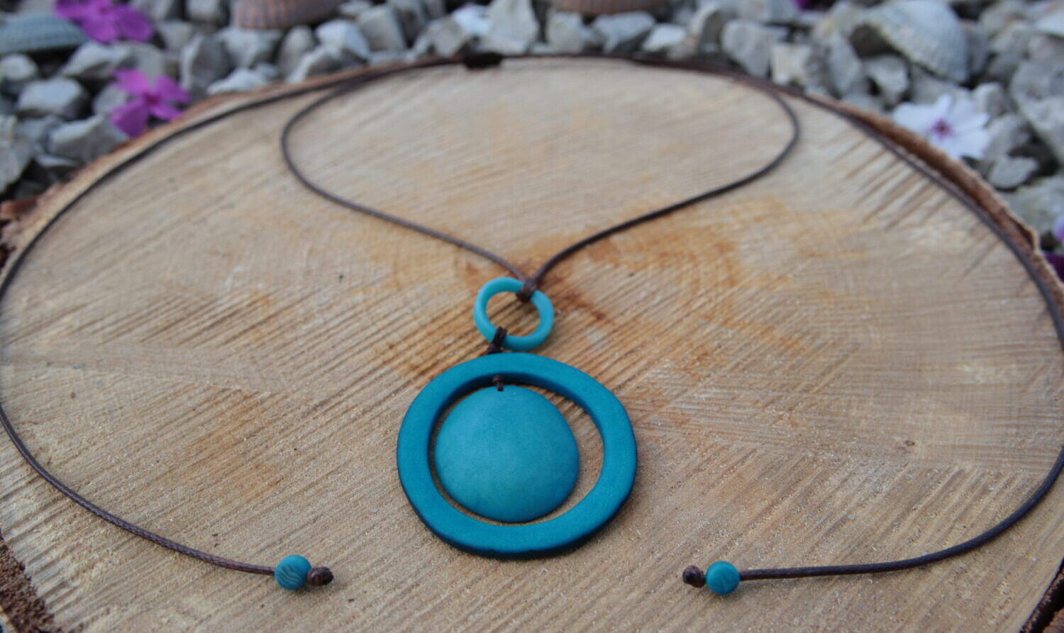 Kette "Saya“ aus der Tagua Nuss in der Länge verstellbar und in verschiedenen Farben – Bild 6