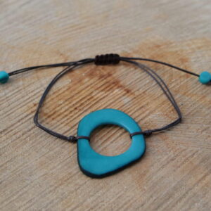 Armband "Dinapu" aus der Tagua Nuss - in der Länge verstellbar. In verschiedenen Farben erhältlich.