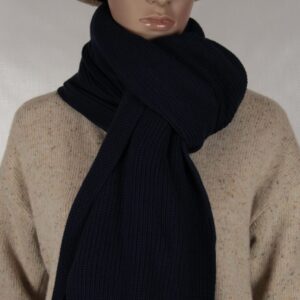 Rippstrick Schal NAGNA von melawear in der Farbe navy