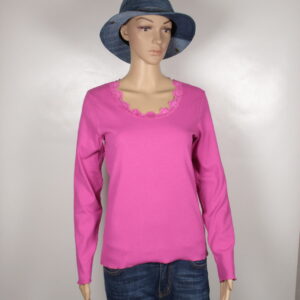 Langarmshirt Udelia mit Spitze in der Farbe dahlia von eve in paradise