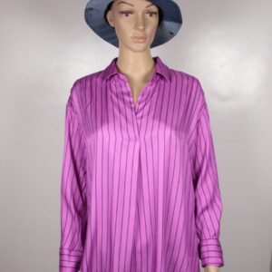 Gestreifte Oversize Bluse in der Farbe dahlia stripes von eve in paradise