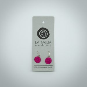 Ohrringe aus der Iraca Palme "IRARET" in der Farbe pink mit Durchzieher aus 925er Silberdraht