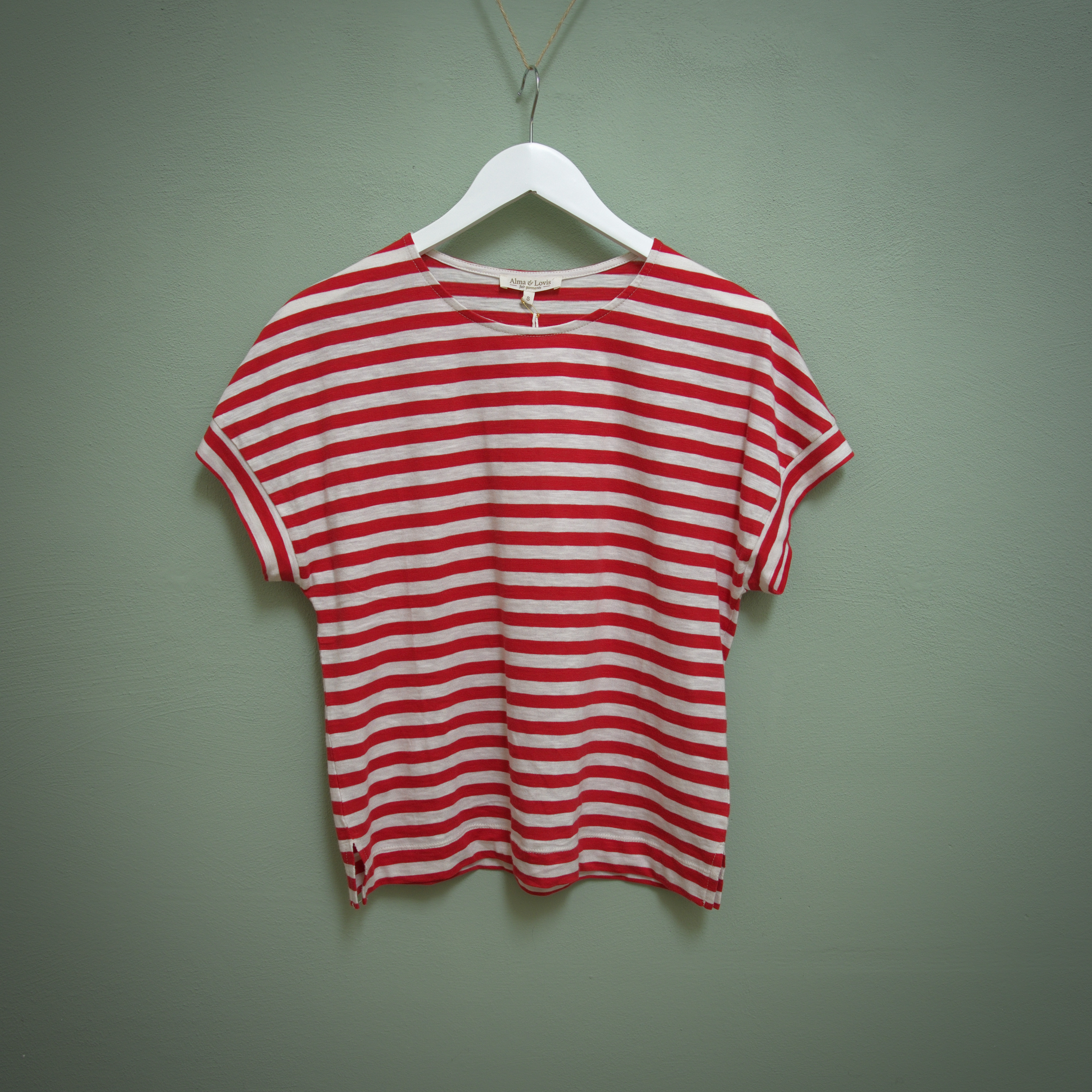 Ringel Shirt von Alma & Lovis in der Farbe tango