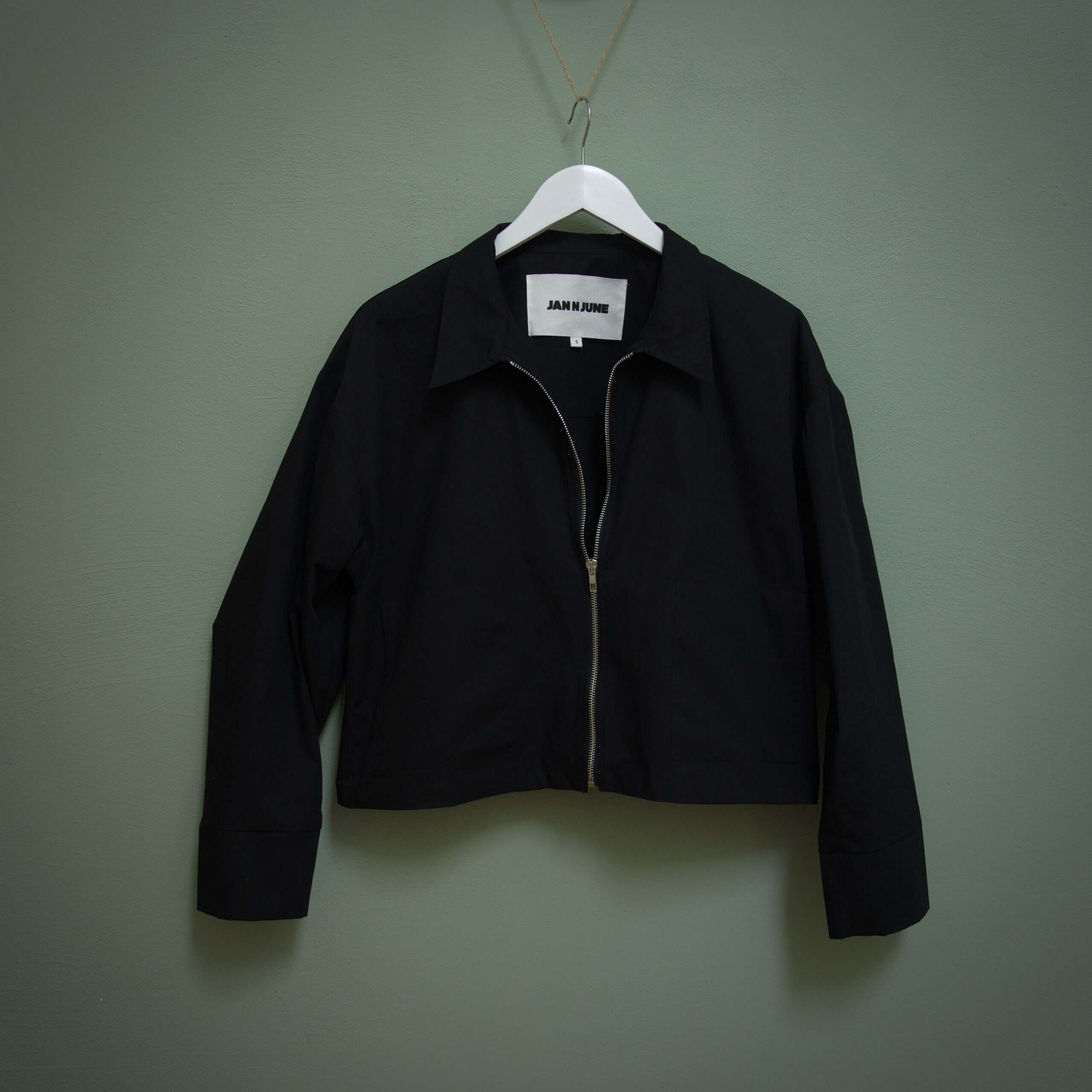 Hemdjacke Papilo von JAN N JUNE in der Farbe schwarz