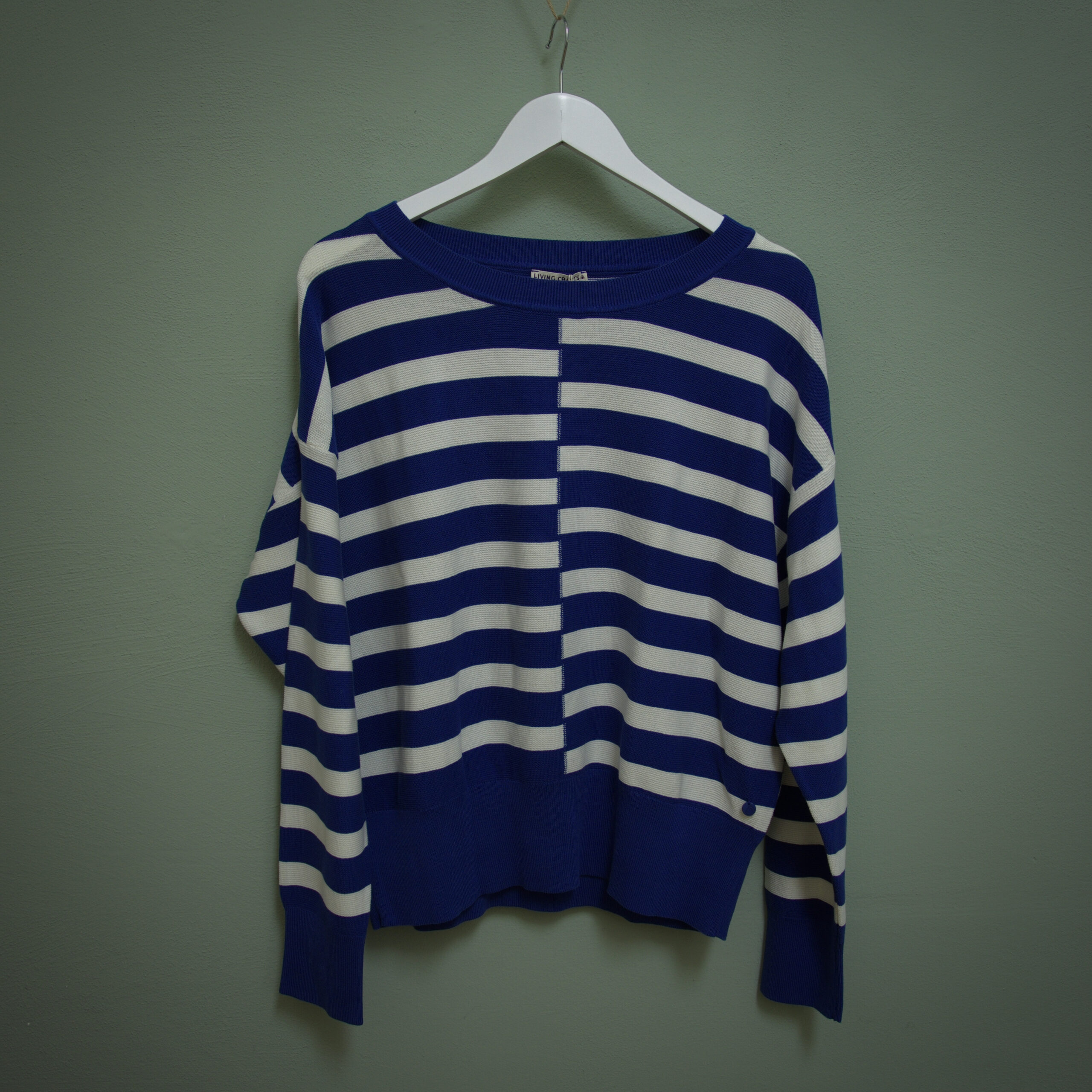 AZARA Sweater von livingcrafts in der Farbe Tailored Blue